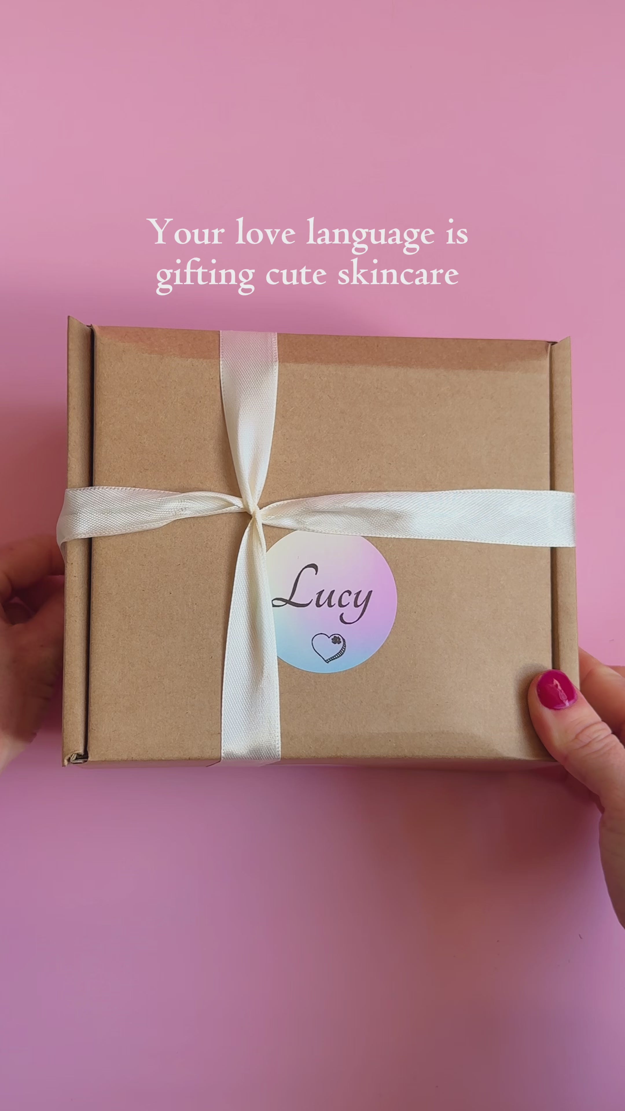 Load video: Mandarin Signature Gift Box
